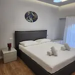 Cozy Midtown In Appartement Tirana