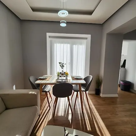Cozy Midtown In Daire *