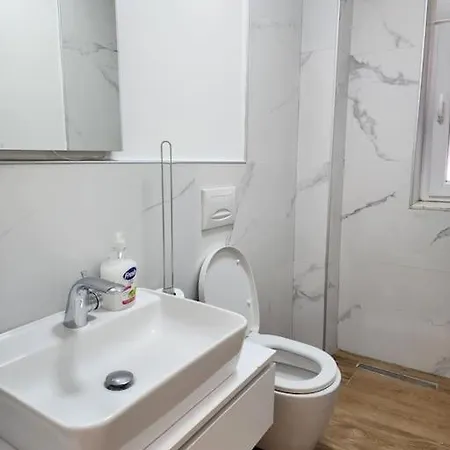Cozy Midtown In Daire *