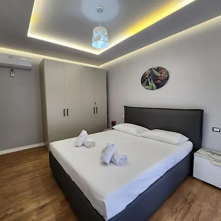 Cozy Midtown In Apartamento Tirana