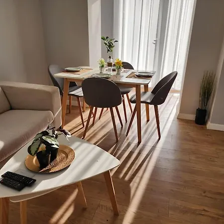 Cozy Midtown In Tiran
